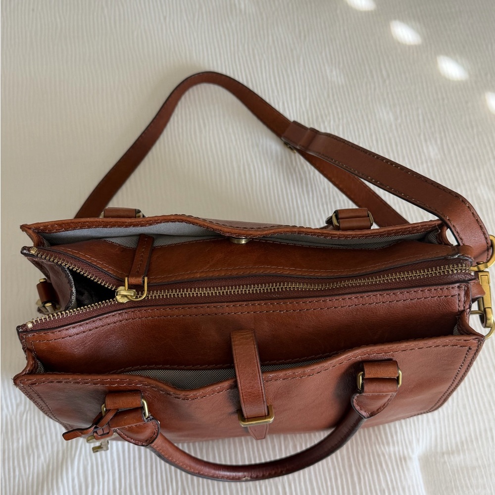 Fossil Brown Leather Crossbody Bag with Gold Key Charm - Picture 2 of 5